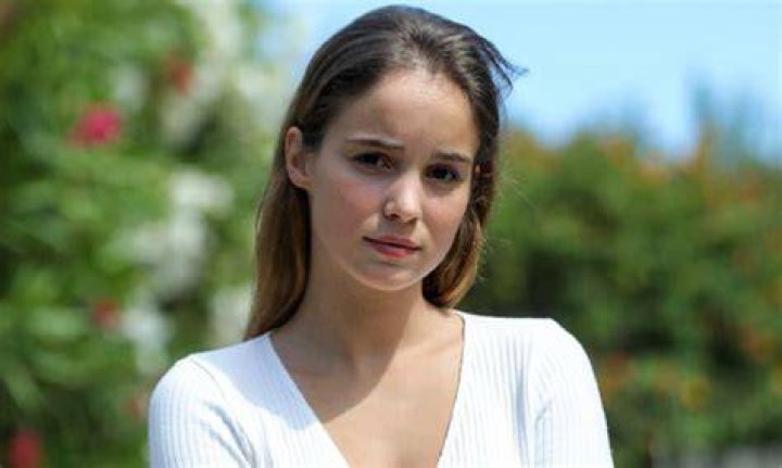 Alba Baptista Wiki, Age, Bio, Boyfriends, Net Worth & More