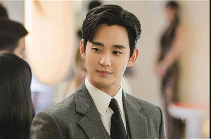 Is Kim Soo Hyun Finally Married? Find The Answer Here