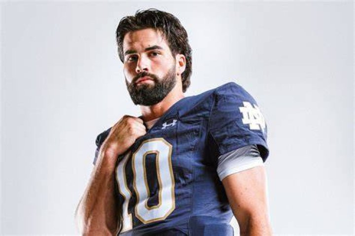 Notre Dame’s Sam Hartman Named To Davey O’Brien Watch List