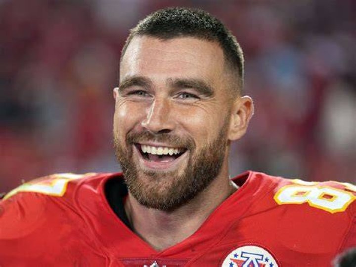 Travis Kelce's Brotherly Love: A Footballing Dynasty