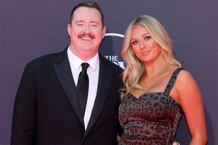 Who is Shane Gillis’ girlfriend? His relationship history explored